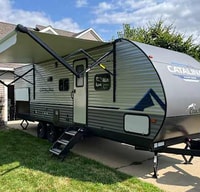 Fam Friendly 2023 Coachman Catalina 261BHS