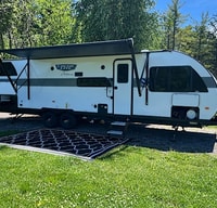 Forrest River Salem Sleeps 10 FULLY STOCKED!!