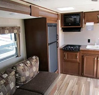 2018 25RSO Slide-out. dbl/dbl bunks & Queen bed