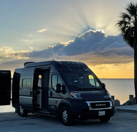 Florida Vacay Winnebago Solis