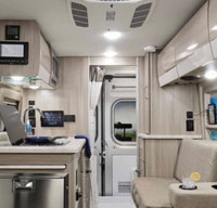 Amazing Compact 18’ RV (Full Bath & Kitchen)