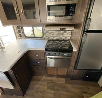 2020 2340ATS Outdoor Kitchen dbl bunks Slide out