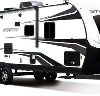 2022 Venture Stratus w/Private main bedroom with new foam top mattress