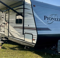 2016 Heartland Pioneer with bunks
