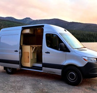 2022 Mercedes Sprinter Van (1)