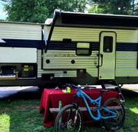 2022 Avenger Prime Time Trailer with Bunk Bed, sleep 6