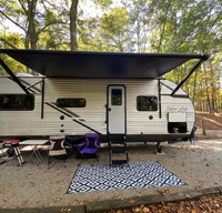 Cozy Couples Camper 2022 East to West Silver Lake