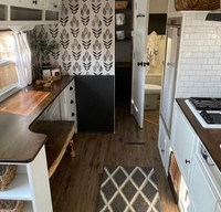 Farmhouse on Wheels! 1999 R-Vision 7000 Camper Trailer