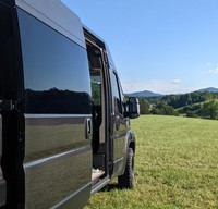 Van Da Coops 22’ Dodge Ram 3500-Hi EXT