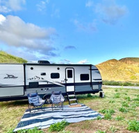 Experience Adventure in this Luxurious 2023 Jayco Jay Flight Trailer!