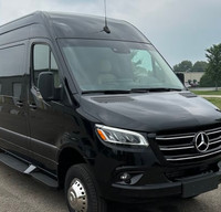 2024 Vanz2Go Ultimate Toys Ultimate Coach