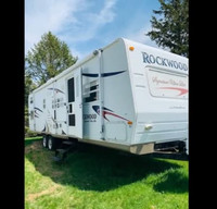 Beautiful Family RV with the complete extras