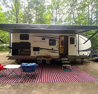 Cottage on Wheels - Palomino Solaire 24bhs