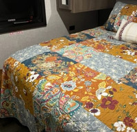 Airbnb Ready / Highland Ridge RV /  Stocked Bunkhouse