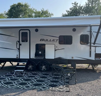 Cabin Fever Cottages - 2022 Keystone Bullet Ultra Lite 250BHS