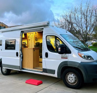 2017 Ram promaster 2500/Sleep 4 Seat 4 500W Solar
