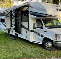 The Queen Bea: 2018 Jayco Greyhawk 31FS motorhome