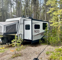 Rockwood Roo Hybrid w/Starlink and Generator