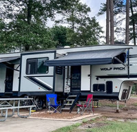 2020 Cherokee Wolf Pack Toyhauler!
