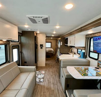 2024 RV Queen's Sleeps 8 - BUNKS! "Annie"
