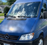 2005 10 Passenger Mercedes-Benz Sprinter