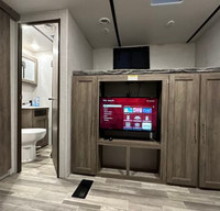 2021 CrossRoads RV Zinger With 1.5 Bath