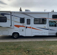 Little Missy's Forest River Sunseeker 2700DS Class C