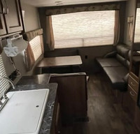 201RD Queen bed sofa & dinette Great for couples