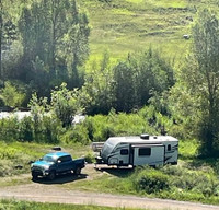 Travel Trailer with slideout, sleeps 5
