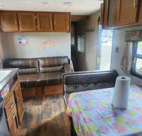 Comfy 28ft 2018 Keystone Springdale Camper