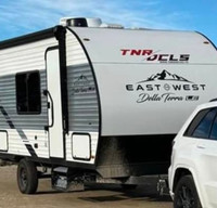 Miraflores' East to West Della terra le Travel Trailer