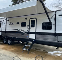 Spacious Family Bunkhouse | Sleeps 10 | Outdoor Kitchen + Delivery