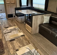 2020 32ft Coachman Catalina Legacy Sleeps 10