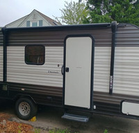 COLEMAN Lantern 17B - Sleeps 5, Full hookups, 30AMP power