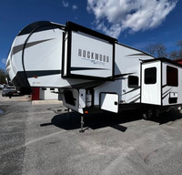 Modern Fifth Wheel – Your Home on the Road