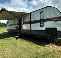 Spacious 30’ 2021 Wildwood Travel Trailer – Sleeps 10, Delivered & Set