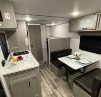 Cozy 17' Travel Trailer