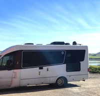 Leisure Travel Van Unity RL - PNW Glamping Easy for First Timers