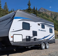 20' Toy Hauler - Adventure Awaits