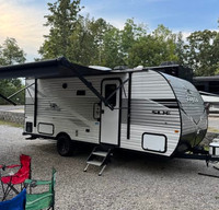 Brand New 2025 Jayco Jay Flight 197MB | Murphy Bed & Bunks | Family Ready!