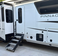 Luxury on Wheels - 2025 Jayco Pinnacle 38FBRK