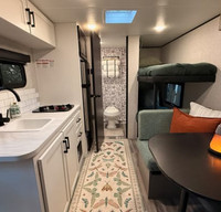 Brand New & Easy Tow Trailer - Dogs Welcome - Family & Friends Getaway!