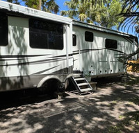 Residential Style Jayco Fifth Wheel