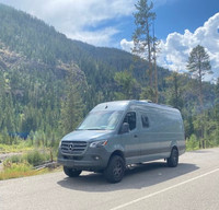 Adventure-Ready 4-Season 4x4 Camper Van – Off-Grid Comfort for 4