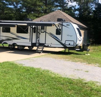 Coachmen Freedom Express 38'