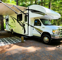 "Sully" the Jayco Redhawk sleeps 10 and has BUNKS!!