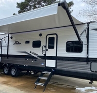 Spacious Family Bunkhouse | Sleeps 10 | Outdoor Kitchen + Delivery