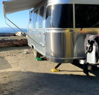 Miraj - Airstream Caravel 22FB Travel Trailer