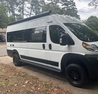 Winnebago Travato 59GL (Lithium Power)