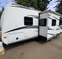 The 27-Foot Nomad